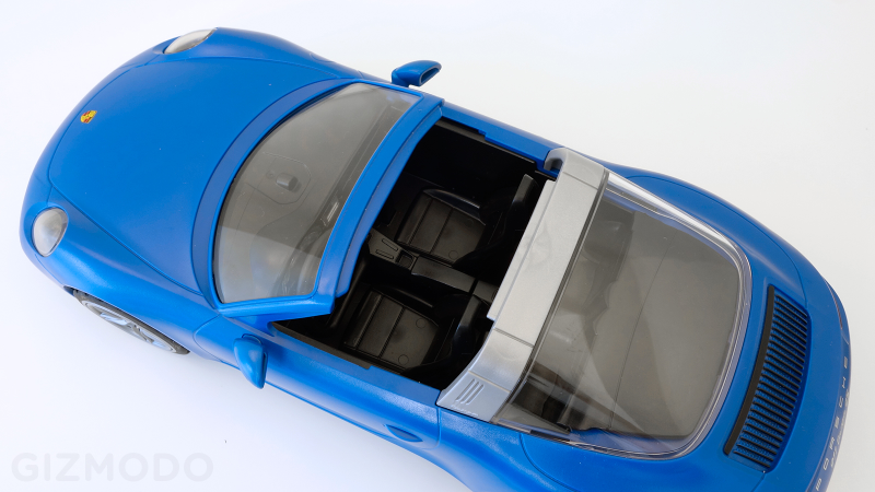 Only a small section of the Porsche 911 Targa 4S’ roof can be removed.